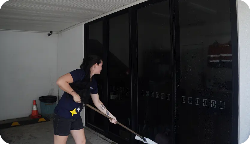 Cleaner performing exterior clean